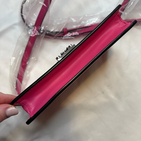 MCM Hot Pink NWT Patricia Continental Crossbody Wallet On Chain Purse *RARE* - Picture 9 of 11
